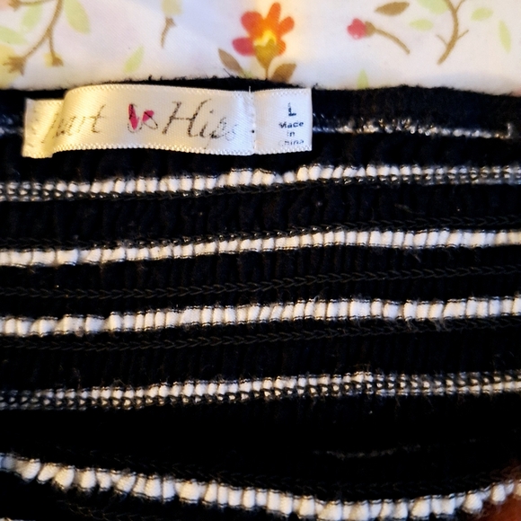 Off the shoulders black and white shirt! - Picture 2 of 2